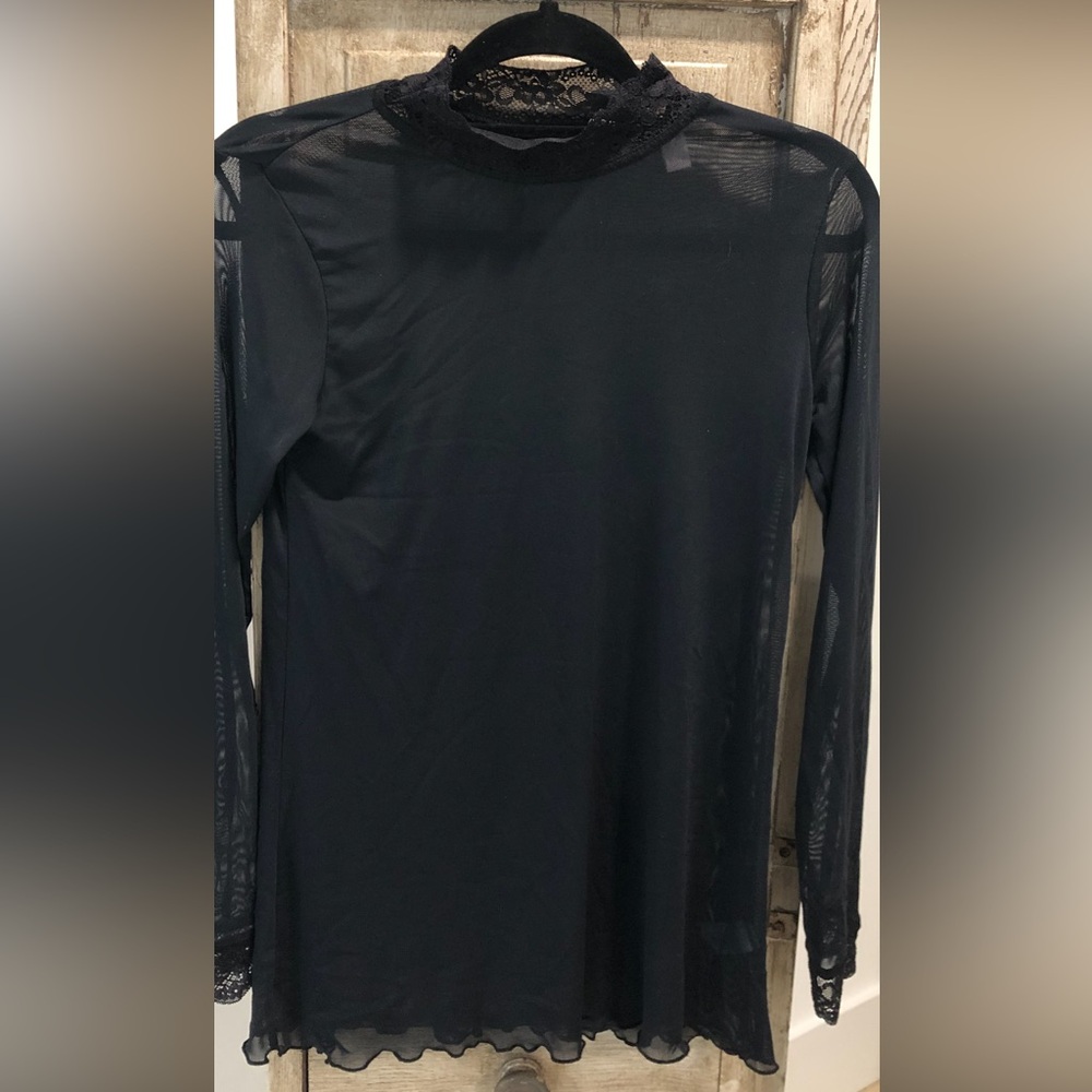 NWOT! Super Cute! LOGO by Lori Goldstein Sheer Long Sleeve Lace Neck Top